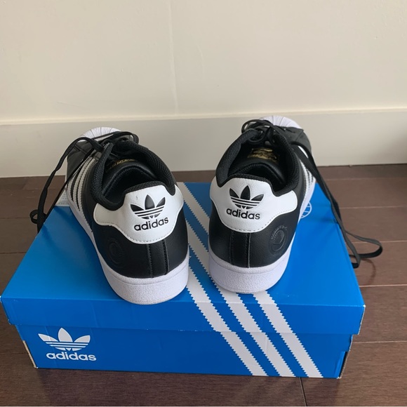 Adidas Superstar Vegan. Size Men’s 9.5. Black and White. - Picture 5 of 5